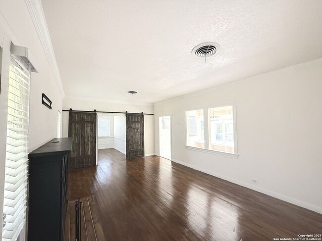 Photo - 1214 Sutton Dr