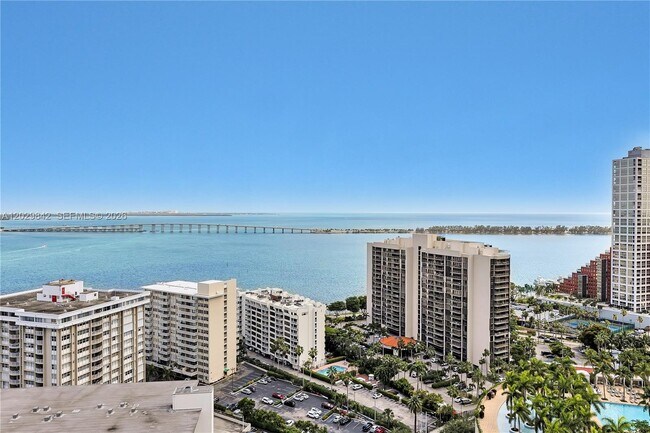 Photo - 218 SE 14th St Unidad TS206