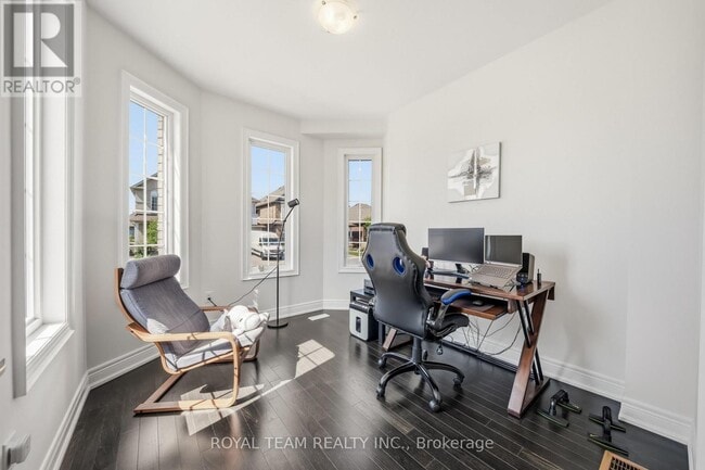 Photo - 97 Kingknoll Cres