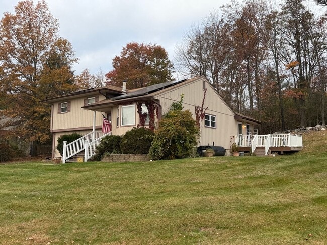 Photo - Beautiful Home on a Quiet Cul-De-Sac - PRI...