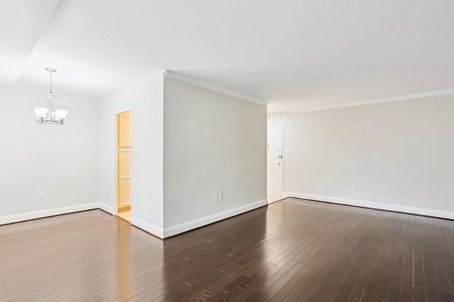 Photo - 4000 Tunlaw Rd NW