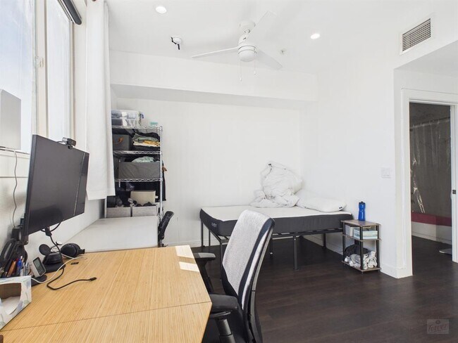 Photo - 1010 W 26th St Unit 505