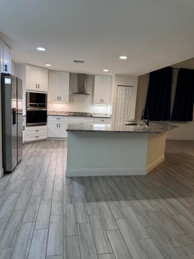 Photo - 681 SW Dalton Cir