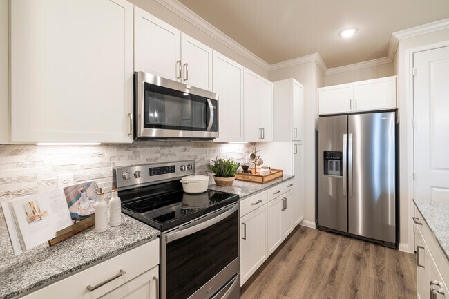 2BR/2BA, 1,069SF - Kitchen