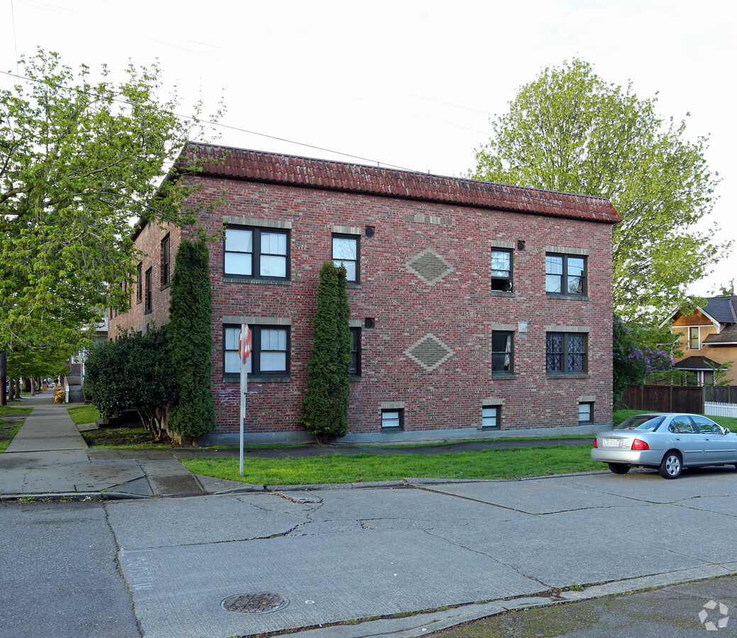 Maxwell Court - Maxwell Court Apartments