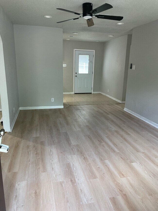 Photo - 1338 McCall St