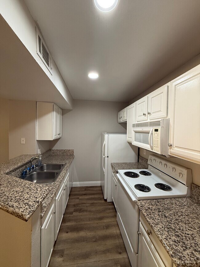 Photo - 5118 S Jones Blvd Unit 202