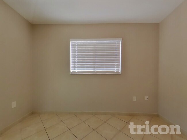 Photo - 505 22nd Terrace E