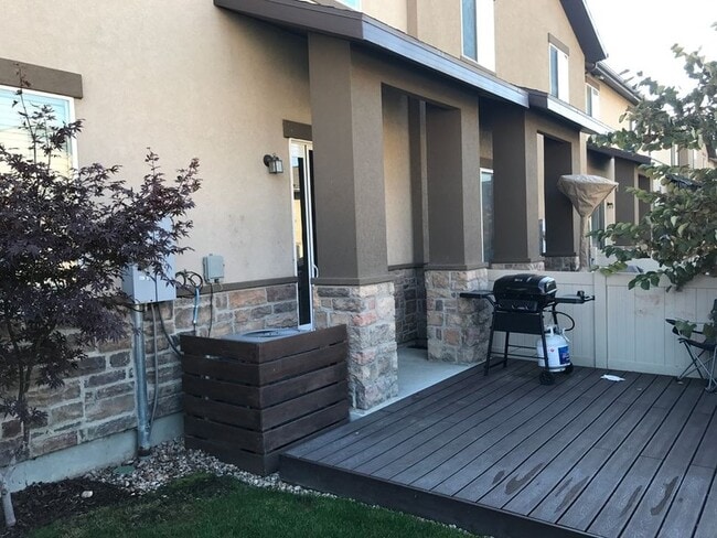Photo - 272 650 N
