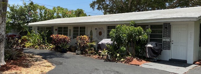 1566 NE 45th St Unidad D