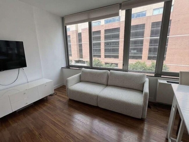 25 Hudson St Unit 501