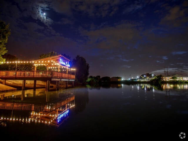 Night View - Stonelake Apartment Homes