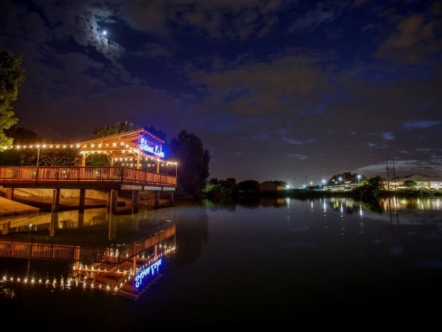 Night View - Stonelake Apartment Homes