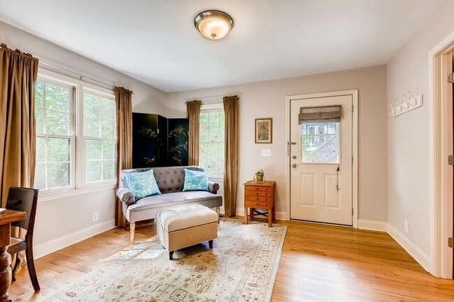 Photo - 203 E Davis St
