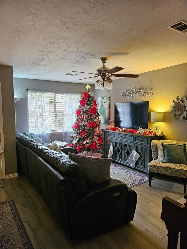 Photo - 17423 Fir Rd