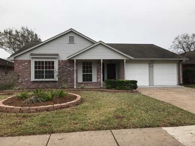 Building Photo - 2118 Endicott Ln