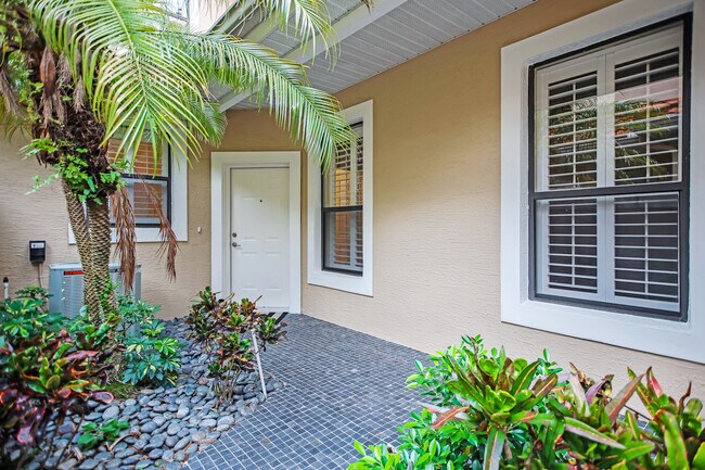 Photo - 1010 Winderley Pl