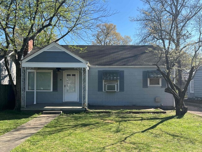 Building Photo - 817 Moulton St E Unit A