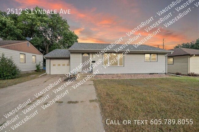 Building Photo - 2512 S Lyndale Ave