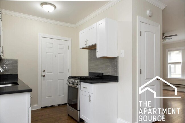 Photo - 3817 N Greenview Ave Unit 1E