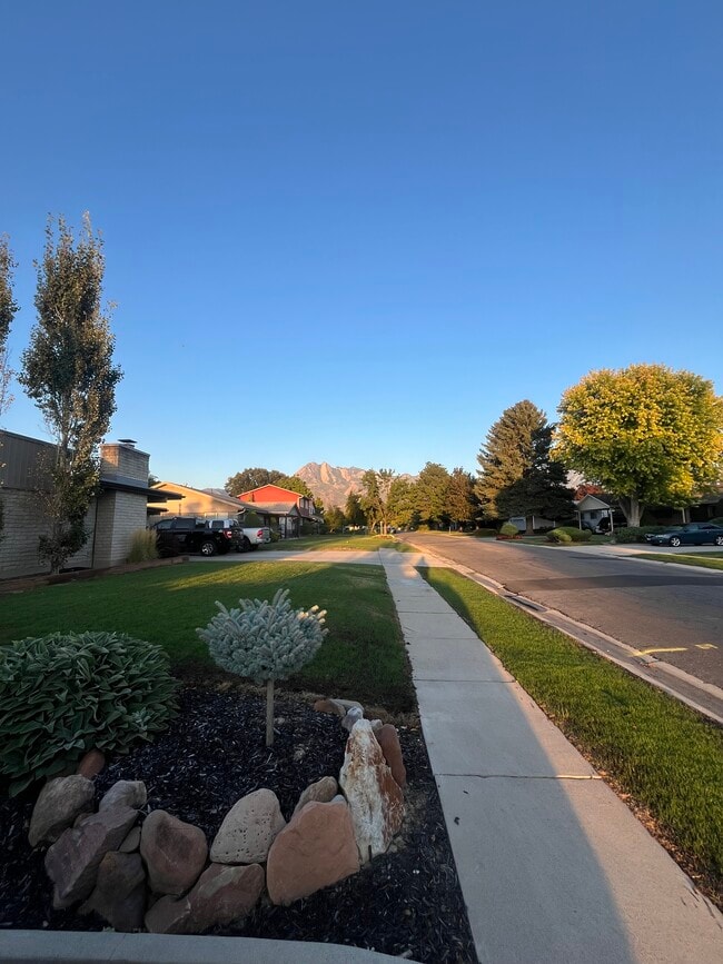 Photo - 961 E 5650 S