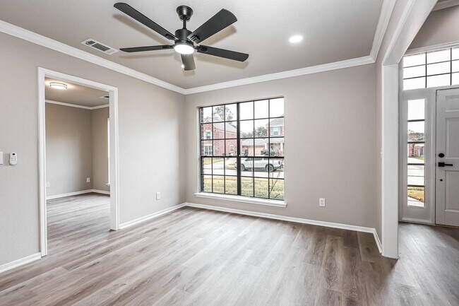 Photo - 18703 Evergreen Falls Dr