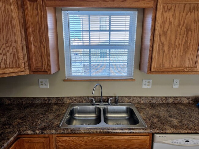 Photo - 4410 152 Street