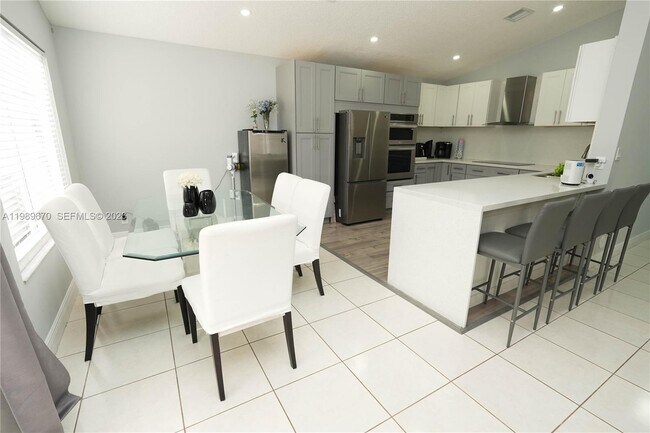 Photo - 3460 NW 21 St