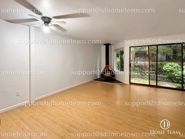 Photo - "Charming 2-Bed Townhouse with Spacious 12... Unit D3