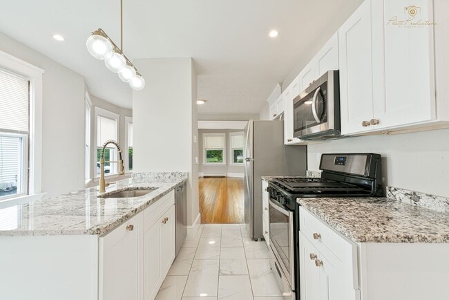 Building Photo - 448-450 Pleasant Valley Pkwy. Unit #1