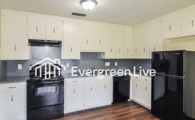 Photo - 3216 Capwood Curve