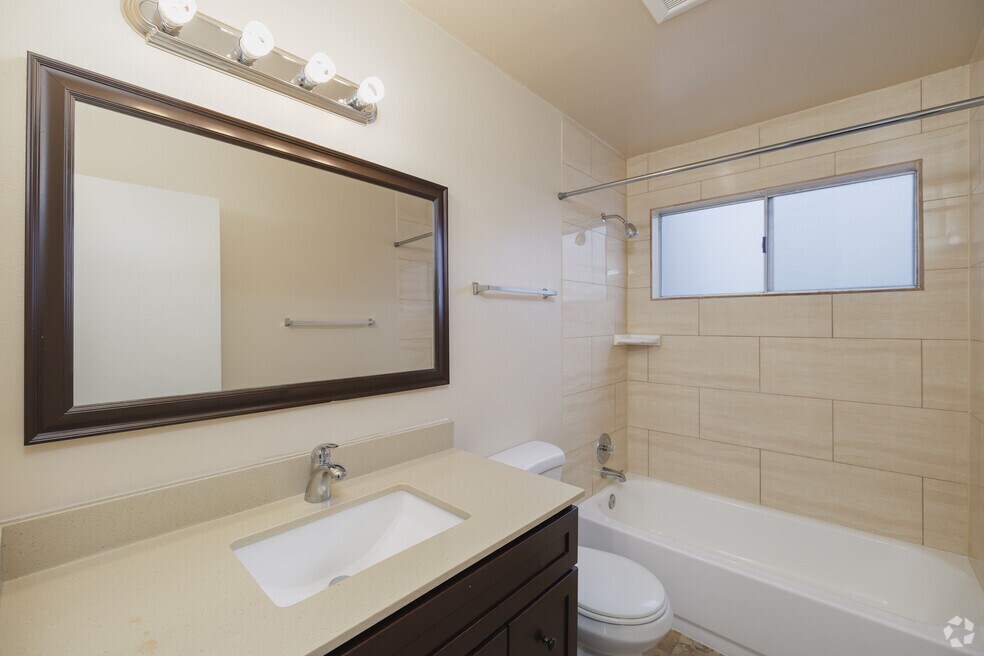 2BR, 1BA - 1,100SF - Bathroom