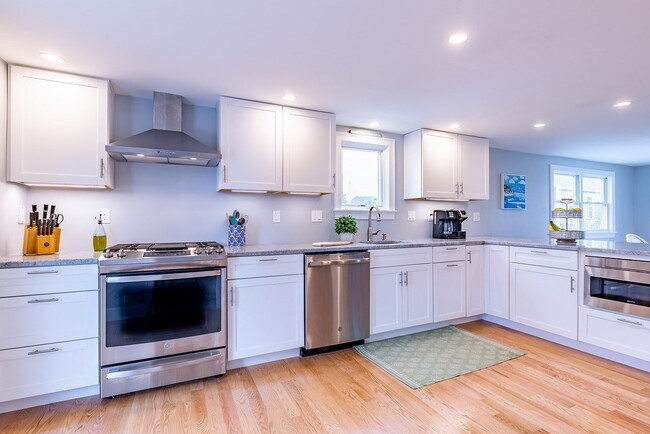 6 72nd St