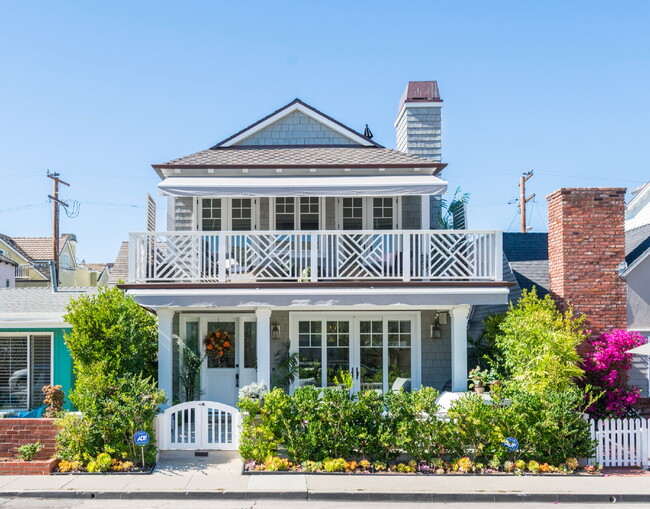 Building Photo - California Coastal Awaits: Luxurious Custo... Rental