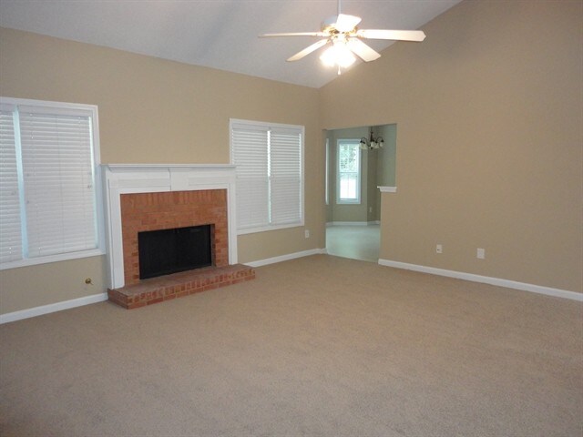 Photo - 142 Candle Ln