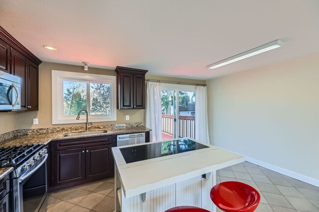 Photo - Excellent 4Bed/2Bath Home in Kirkland!