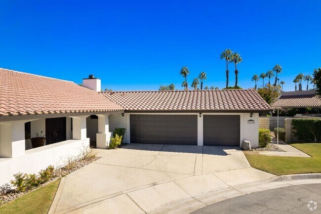 Building Photo - Spacious 3BR House in Palm Desert
