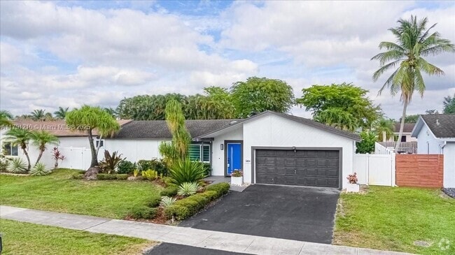 Building Photo - 5804 SW 116th Ave Rental