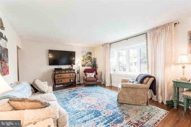 Photo - 523 Wayne Ave