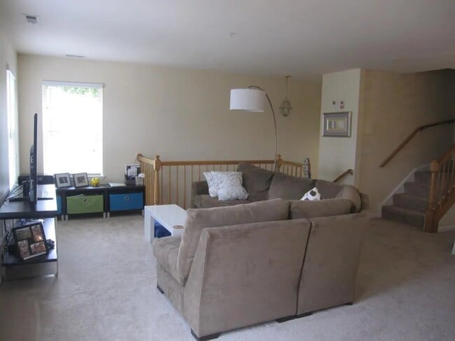 2349 Croydon Pl