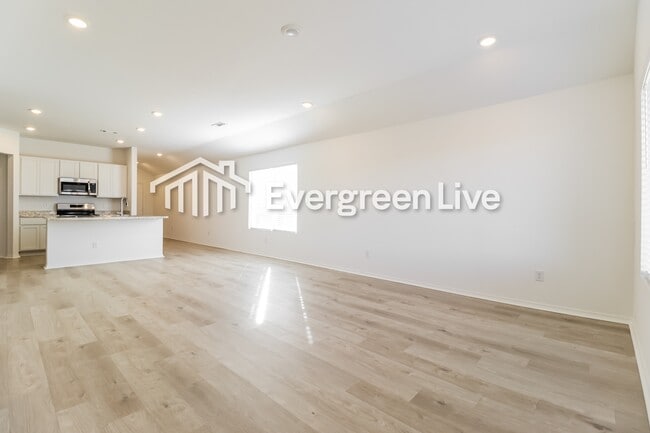 Photo - 190 Sarah Alyse Ln