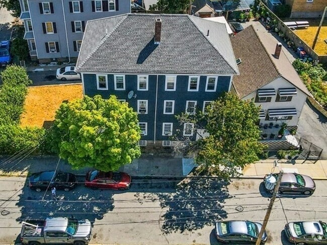 Building Photo - 10 Acushnet Ave Unit 1 Rental