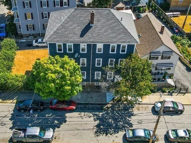 Photo - 10 Acushnet Ave Apartment Unit 1