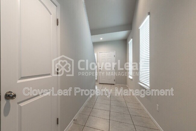 Photo - 335 Tempest Trl