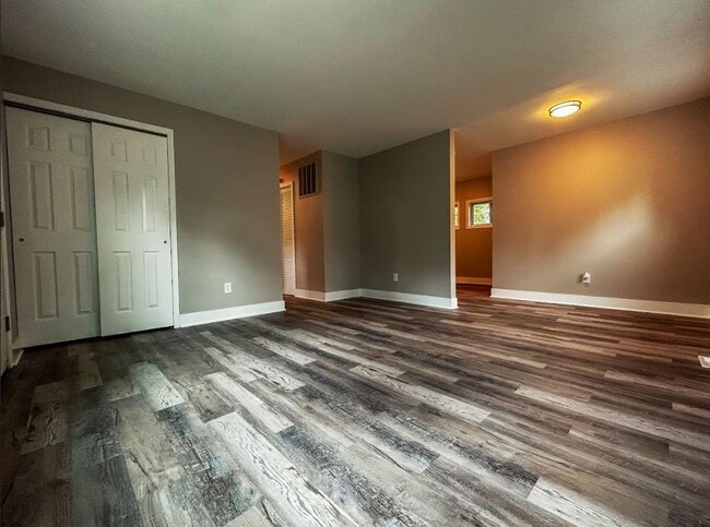 Photo - 2424 Marshalltown Dr