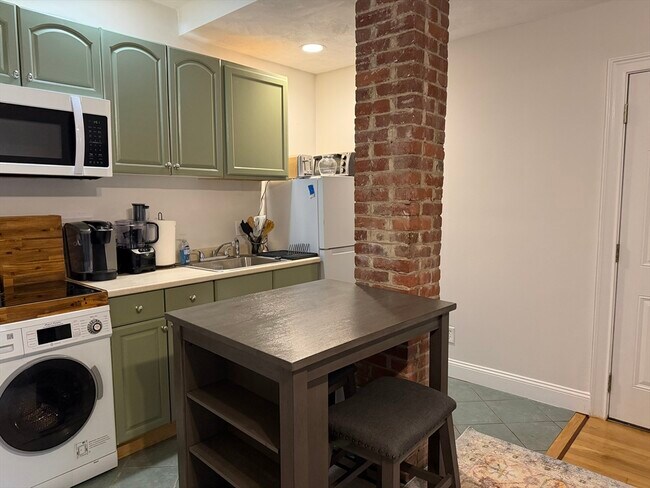Photo - 318 Tappan St Unit A