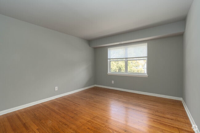 1BR 1BA 620SF
