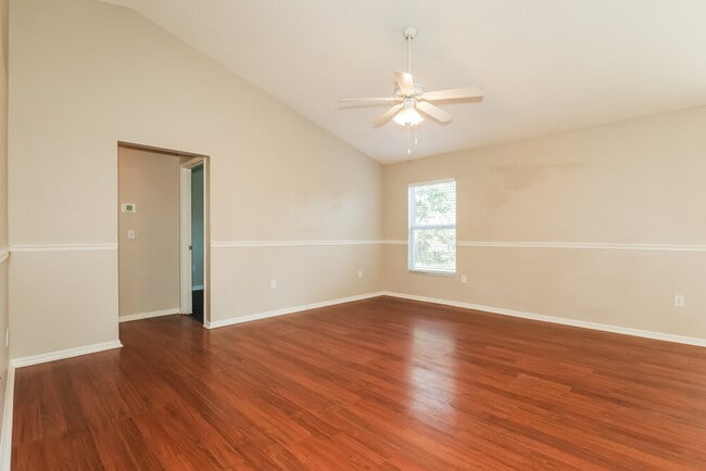 656 Lakemont Dr