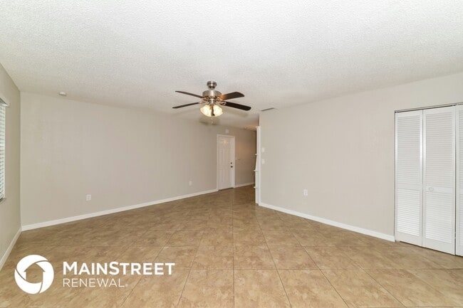 Photo - 893 Riviera Ln NW