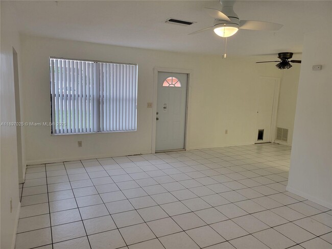 Photo - 7101 NW 24th St